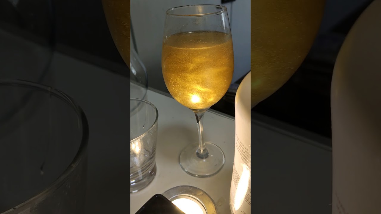 COQUETEL COM GLITTER -  GIN GOLD como fazer  | Drinklandia Bartenders