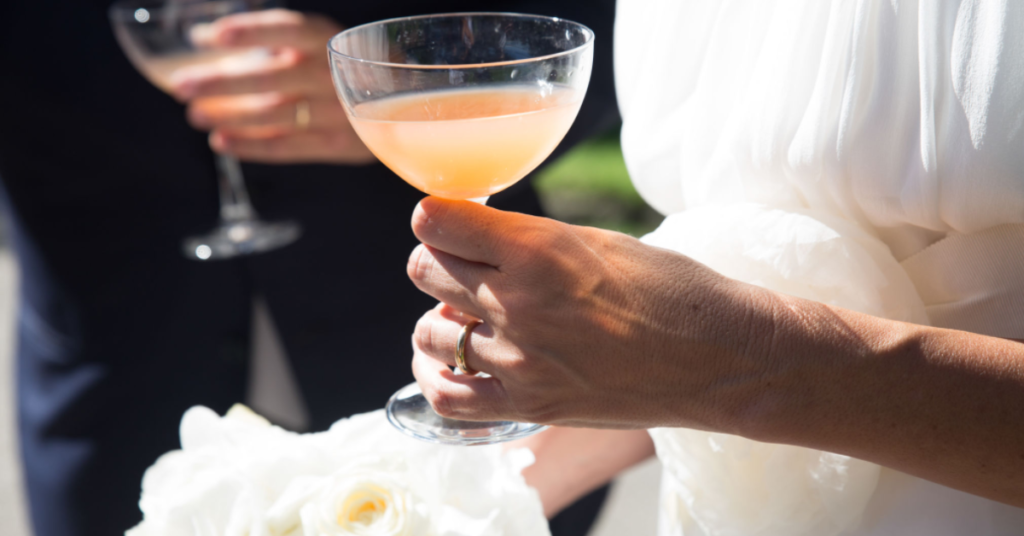 casamento com noivos com coqueteis
